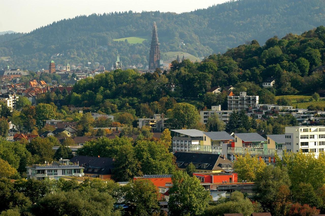 Invite Hotel Loewen Freiburg ภายนอก รูปภาพ