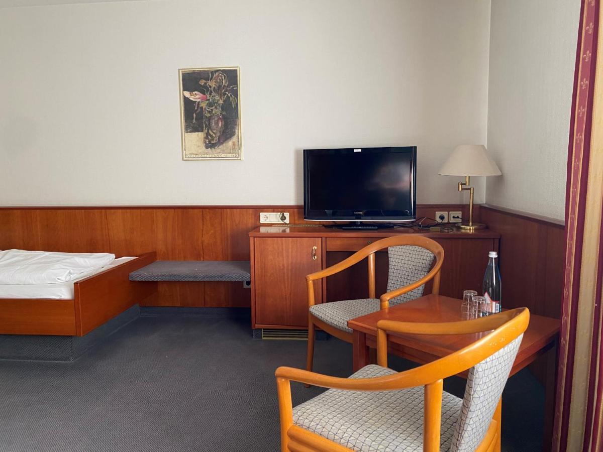 Invite Hotel Loewen Freiburg ภายนอก รูปภาพ