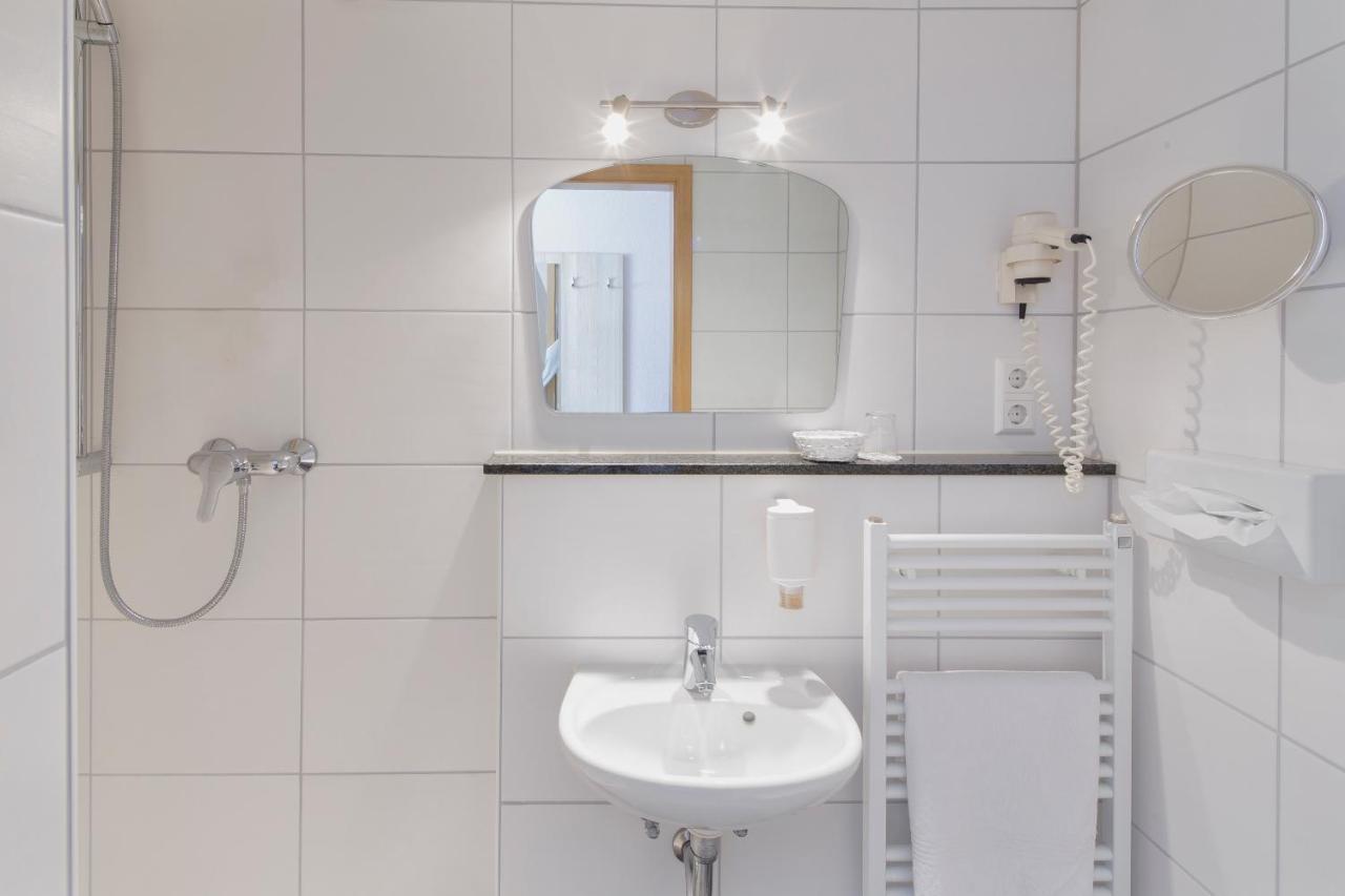 Invite Hotel Loewen Freiburg ภายนอก รูปภาพ
