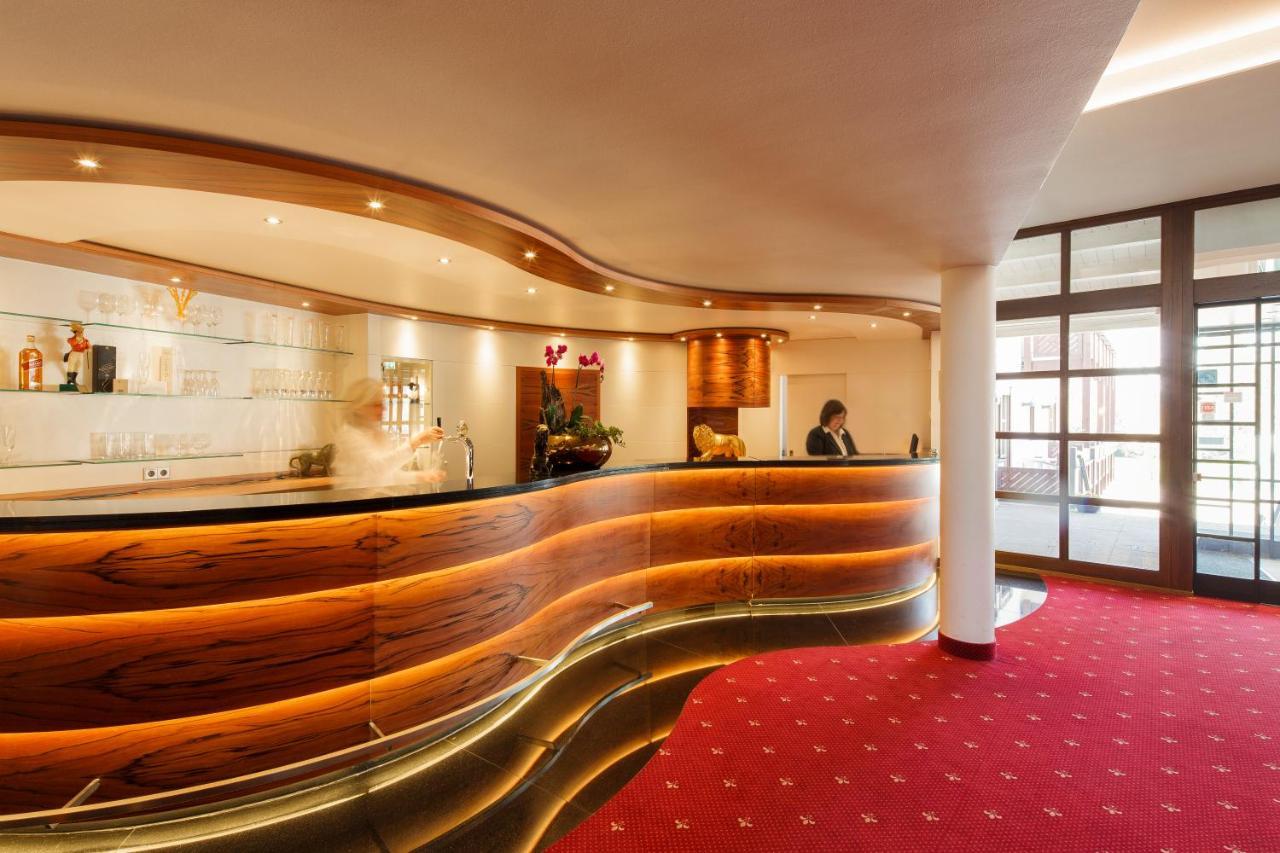 Invite Hotel Loewen Freiburg ภายนอก รูปภาพ