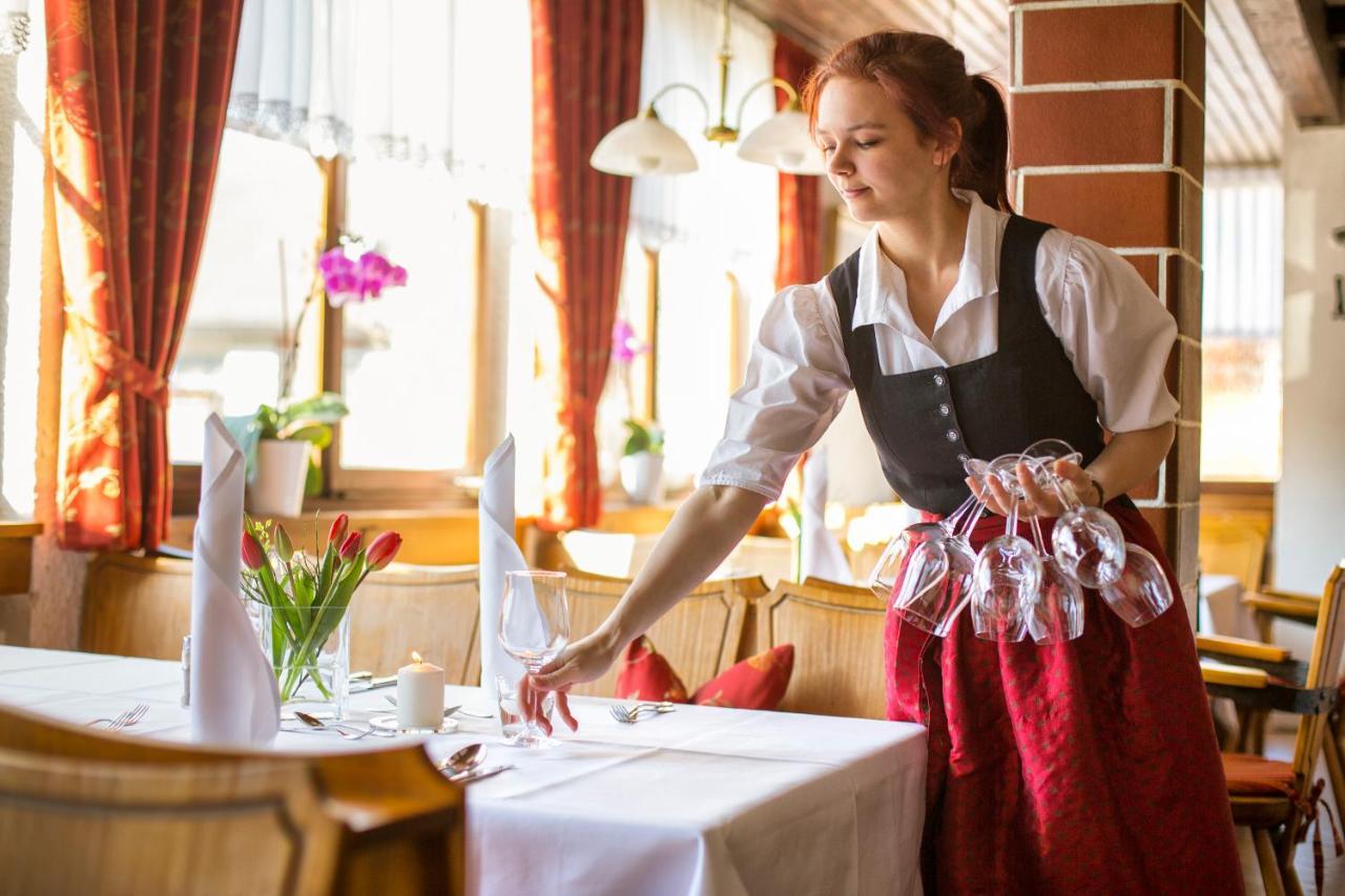 Invite Hotel Loewen Freiburg ภายนอก รูปภาพ