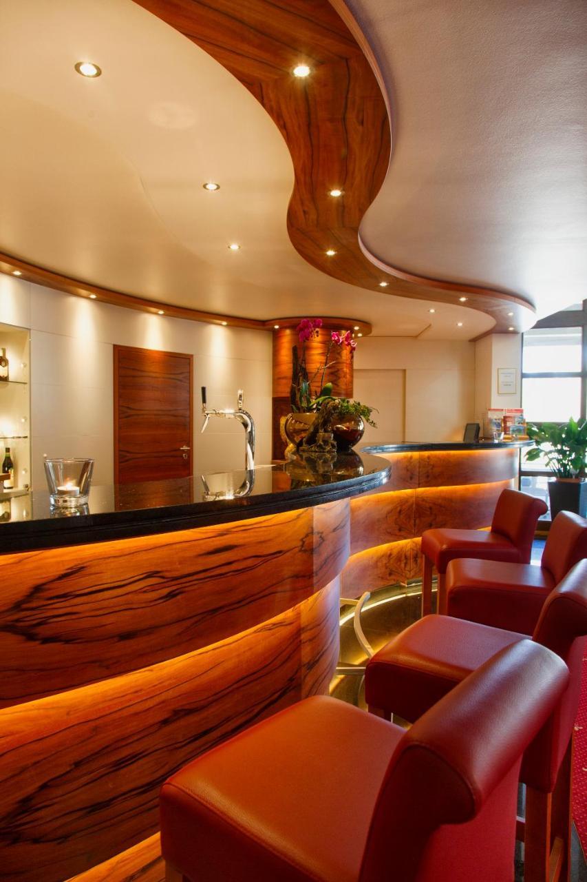 Invite Hotel Loewen Freiburg ภายนอก รูปภาพ