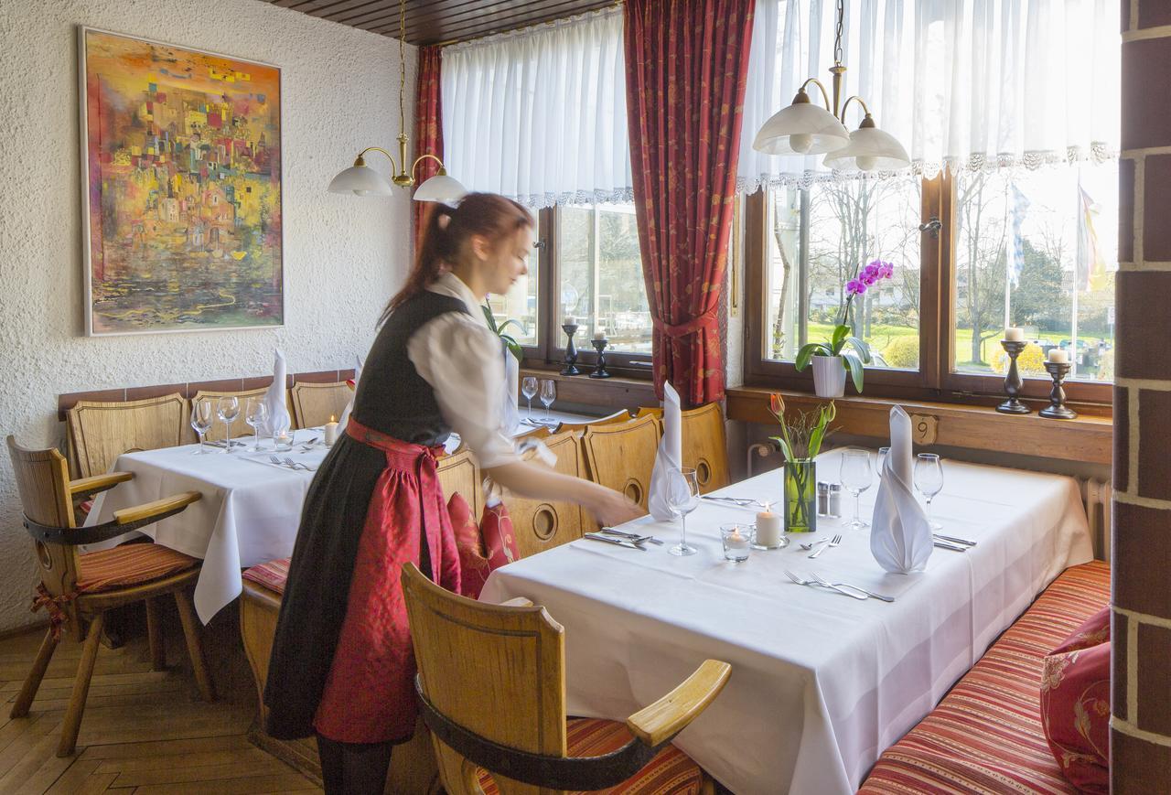 Invite Hotel Loewen Freiburg ภายนอก รูปภาพ