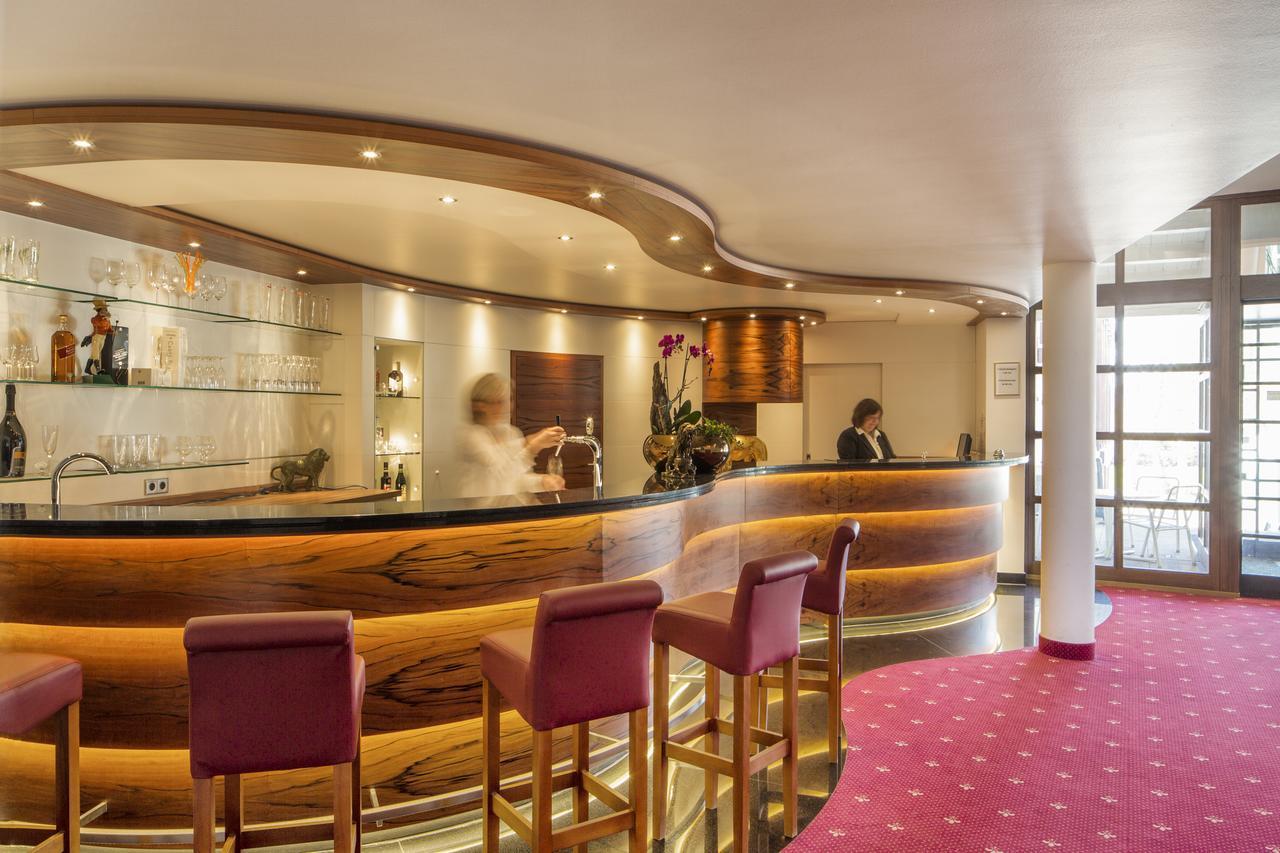 Invite Hotel Loewen Freiburg ภายนอก รูปภาพ