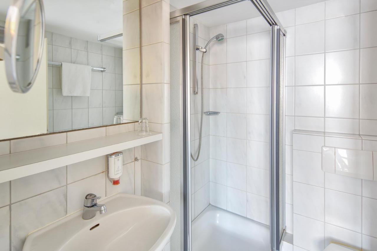 Invite Hotel Loewen Freiburg ภายนอก รูปภาพ
