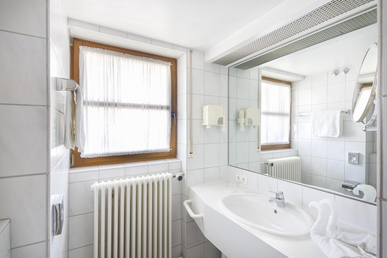 Invite Hotel Loewen Freiburg ภายนอก รูปภาพ