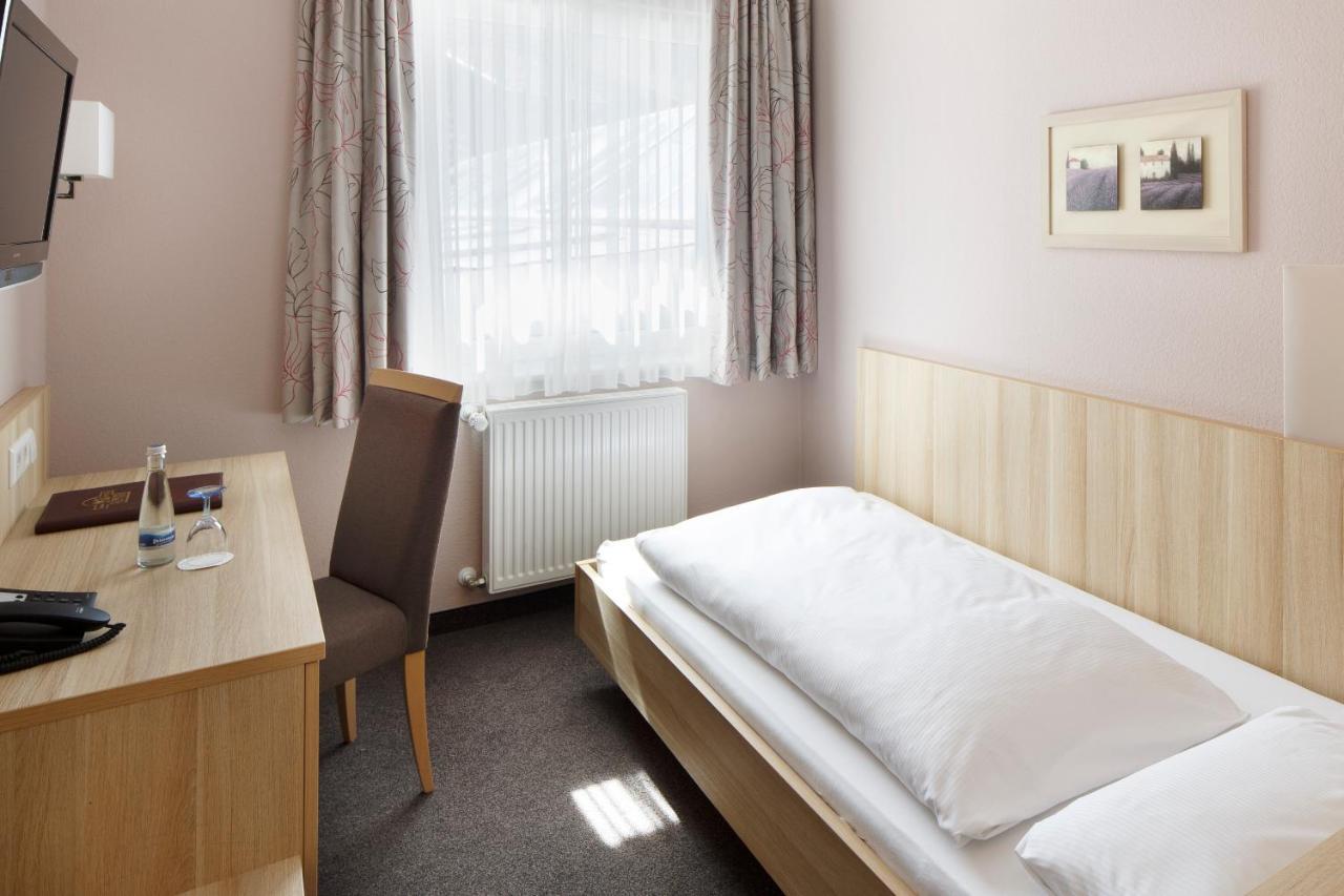 Invite Hotel Loewen Freiburg ภายนอก รูปภาพ